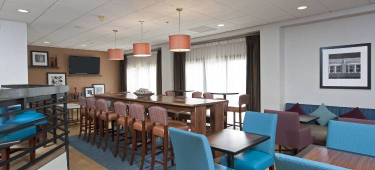 希尔顿欢朋酒店-布卢明顿(Hampton Inn Bloomington)图片