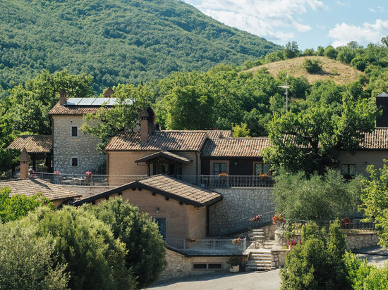 乡村村庄七橡树