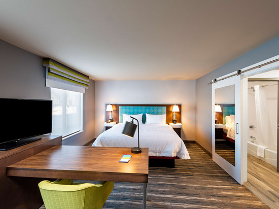 凯勒镇中心欢朋套房酒店