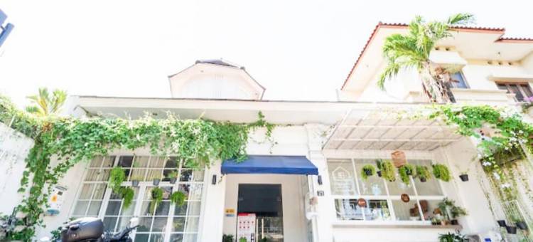 特库乌玛尔之家-美特拉红门酒店(Rumah Teuku Umar Mitra RedDoorz)图片