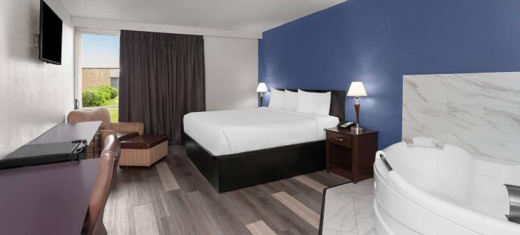密尔沃基机场酒店(Travelodge by Wyndham Milwaukee)图片