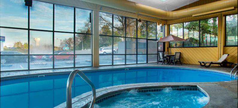 布兰森呗盟套房酒店-中央大街(Baymont by Wyndham Branson - on the Strip)图片