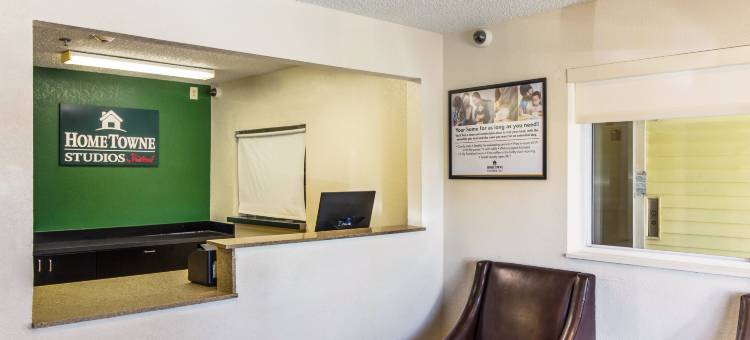 休斯顿家乡一室公寓酒店-西橡树能源走廊(HomeTowne Studios by Red Roof Houston - West Oaks/  Energy Corridor)图片