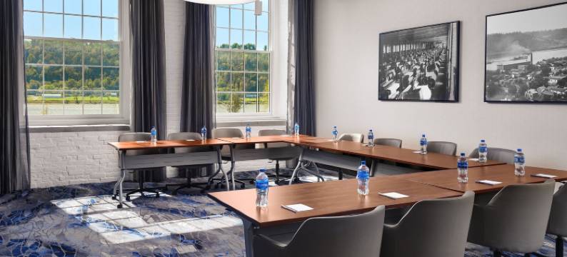 麦迪逊万枫酒店及套房历史悠久的鹰棉纺厂(Fairfield Inn & Suites Madison Historic Eagle Cotton Mill)图片