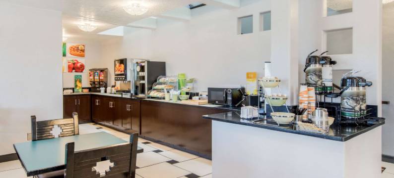 阿尔伯克基北凯艺套房酒店-近气球嘉年华公园(Quality Inn & Suites Albuquerque North near Balloon Fiesta Park)图片