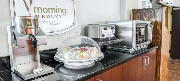 品质酒店布里奇波特-克拉克斯堡(Quality Inn Bridgeport-Clarksburg)图片