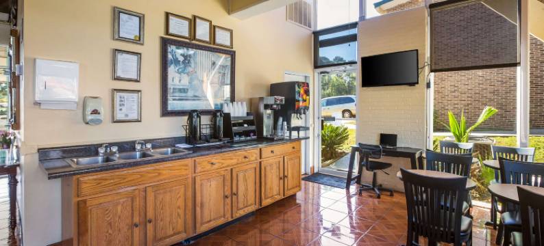 佐治亚梅肯温德姆速8酒店(Super 8 by Wyndham Macon GA)图片