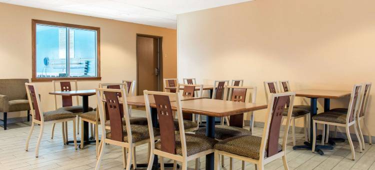 诺贝斯维尔凯艺酒店-印第安纳波利斯(Quality Inn Noblesville-Indianapolis)图片