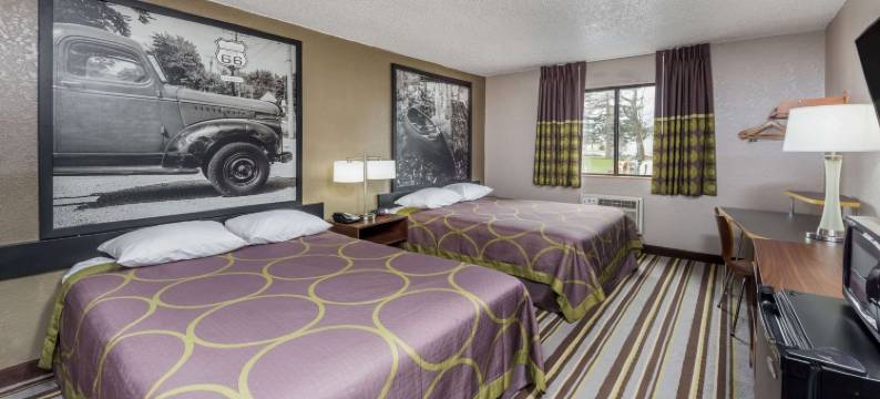 布卢明顿速8酒店(Super 8 by Wyndham Bloomington)图片