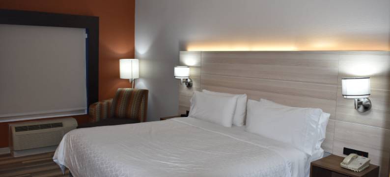 智选假日套房酒店麦克弗森 by IHG(Holiday Inn Express & Suites Mcpherson by IHG)图片