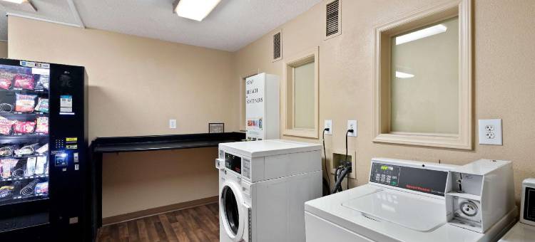 夏洛特提沃拉路行政公园美国长住精选套房酒店(Extended Stay America Select Suites - Charlotte - Tyvola Rd - Executive Park)图片