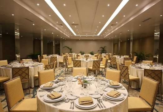 Renaissance Panama City Hotel Over view