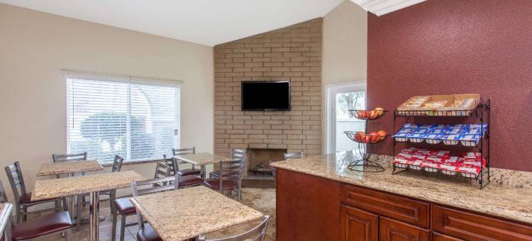 赫米特Travelodge by Wyndham(Travelodge Hemet CA)(Travelodge by Wyndham Hemet CA)图片