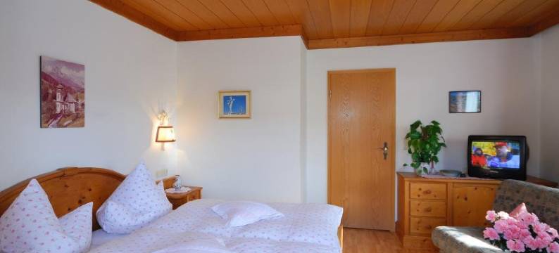 格云贝格酒店(Hotel Gruenberger)图片