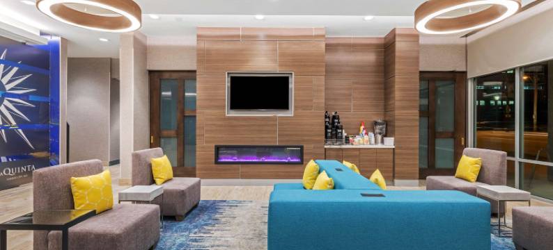 堪萨斯城灯塔山拉昆塔温德姆套房酒店(La Quinta Inn & Suites by Wyndham Kansas City Beacon Hill)图片