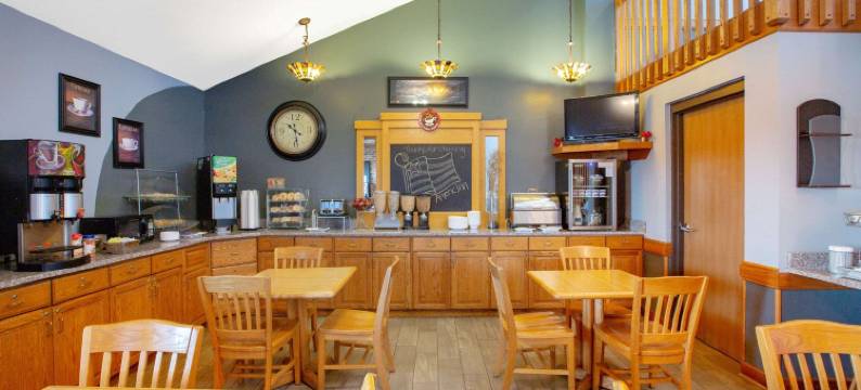 科拉尔维尔美吟温德姆酒店(AmericInn by Wyndham Coralville)图片