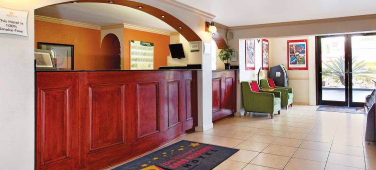 奥兰多国际大道北拉昆塔温德姆酒店(La Quinta Inn by Wyndham Orlando International Drive North)图片