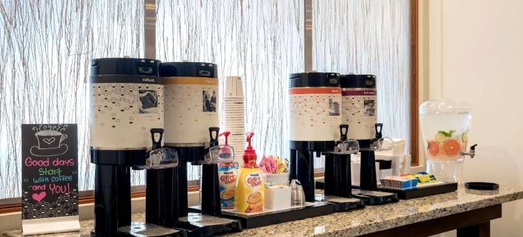 哈兰代尔海滩阿文特拉希尔顿欢朋酒店(Hampton Inn Hallandale Beach-Aventura)图片