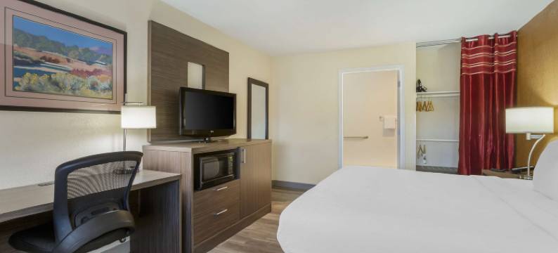 迷信泉贝斯特韦斯特酒店(Best Western Superstition Springs Inn)图片