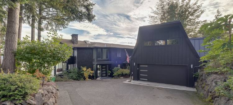 时尚的戴氏湾工作室带绝美的海湾前景(Sleek Dyes Inlet Studio w/ Stunning Bayfront Views)图片