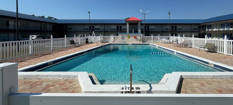 佛罗里达州恩格尔伍德 6 号汽车旅馆(Motel 6 Englewood, FL)图片