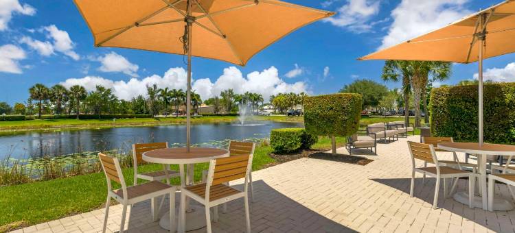 舒适套房酒店-萨拉索塔-西耶斯塔岛(Comfort Suites Sarasota-Siesta Key)图片