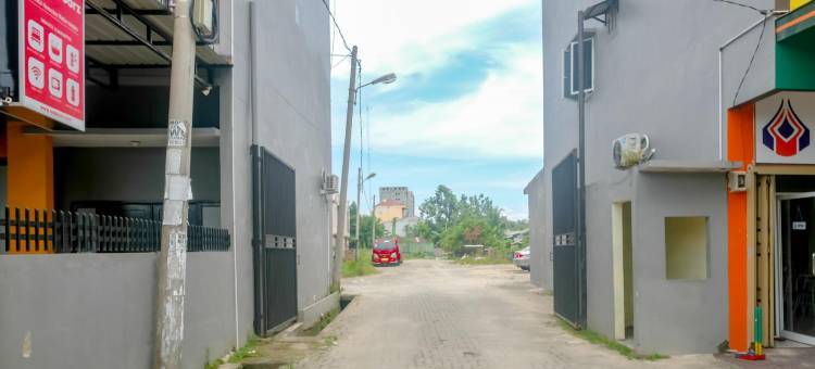 瑞德多兹 @ 特拉泰霍姆斯泰棉兰安普拉斯(RedDoorz at Teratai Homestay Medan Amplas)图片