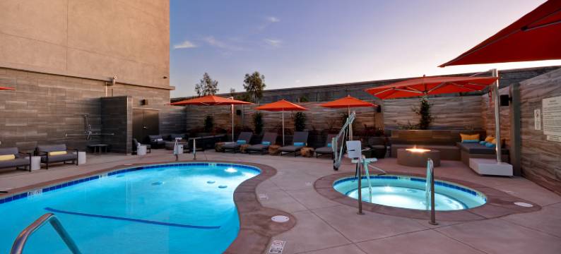 希尔顿欢朋套房酒店-洛杉矶伯班克机场(Hampton Inn and Suites Los Angeles Burbank Airport)图片