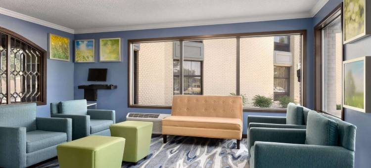 梅里尔维尔温德姆戴斯套房酒店(Days Inn & Suites by Wyndham Merrillville)图片