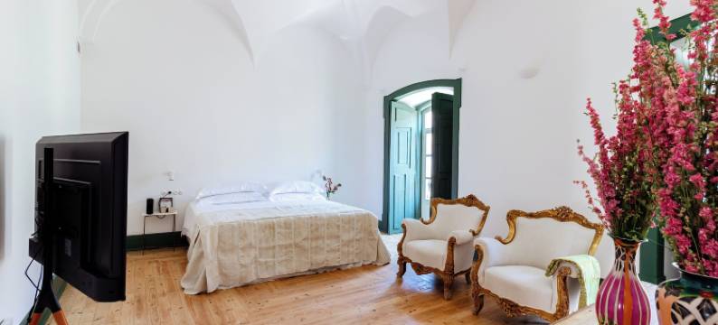 阿玛达·莫拉(Amada Moura)图片