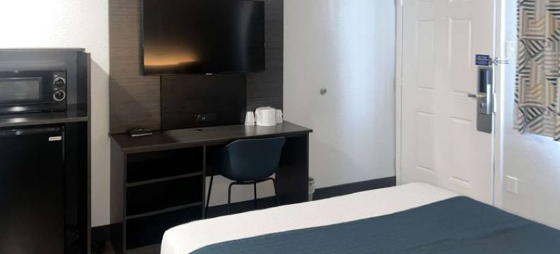 图莱里6号汽车旅馆(Tulare, CA)图片