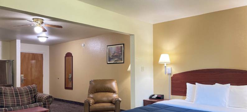 69号高速公路烛光套房酒店-近麦卡莱斯特(Candlelight Inn & Suites Hwy 69 Near McAlester)图片