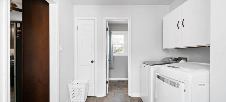 Private Entrance, Fenced Backyard and Large Kitchen - Charming Retreat图片