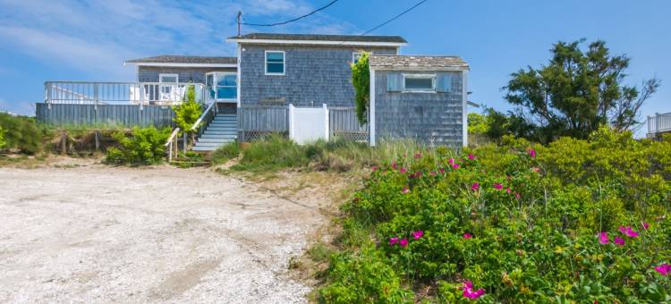 Ocean View and Spacious Deck - Charming Beach Cottage Retreat图片