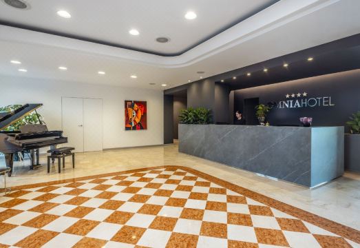 Hotel Omnia Hotel Overview