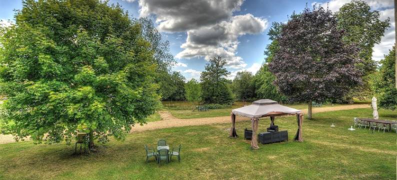 布拉瓦诺曼底城堡酒店(Château de Blavou Normandie)图片