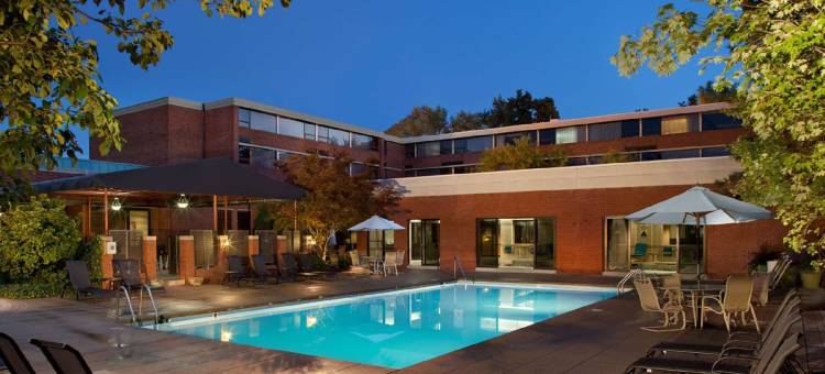 阿克伦费尔劳恩希尔顿逸林酒店(DoubleTree by Hilton Akron Fairlawn)图片