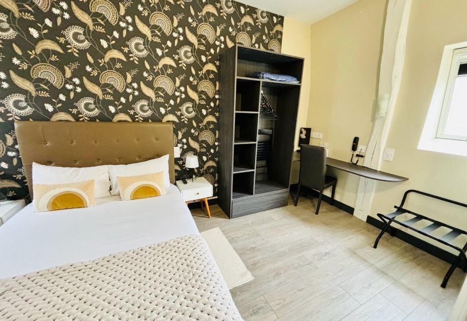 Castel Fleuri Hotel Overview