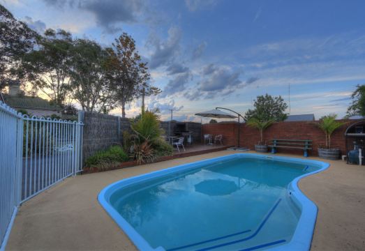 Bairnsdale Tanjil Motor Inn Hotel Overview