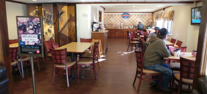 阿林顿六旗大道温德姆呗盟套房酒店(Baymont by Wyndham Arlington)图片