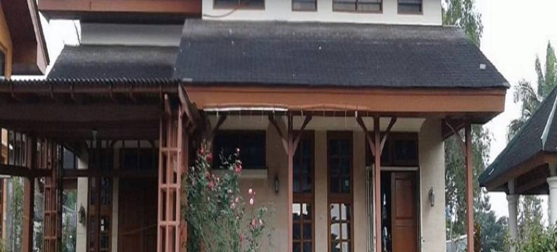 库塔花朵樱花别墅酒店(Villa Kota Bunga Sakura)图片