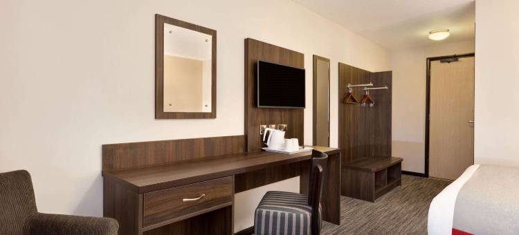 西布里斯托尔温德姆华美达酒店(Ramada by Wyndham Bristol West)图片