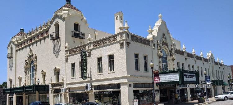 Route 66 Inn & Suites图片