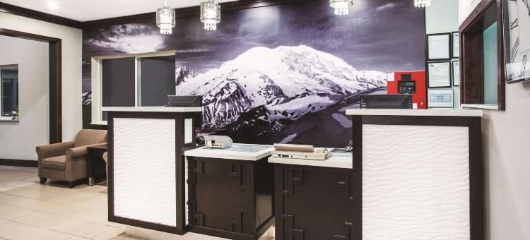 莱西奥林匹亚拉昆塔温德姆酒店(La Quinta Inn by Wyndham Olympia - Lacey)图片