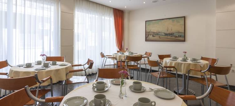 莉莉娅酒店(Lilia Hotel)图片