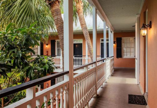 Elliott House Inn Hotel Overview