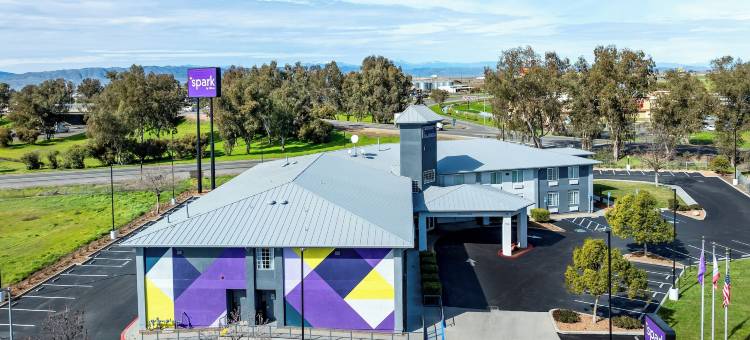 希尔顿威廉斯Spark(Spark by Hilton Williams)图片