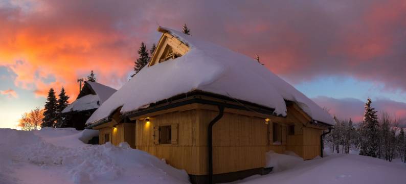 大山上的Žafran小屋(Koča Žafran - Velika Planina)图片