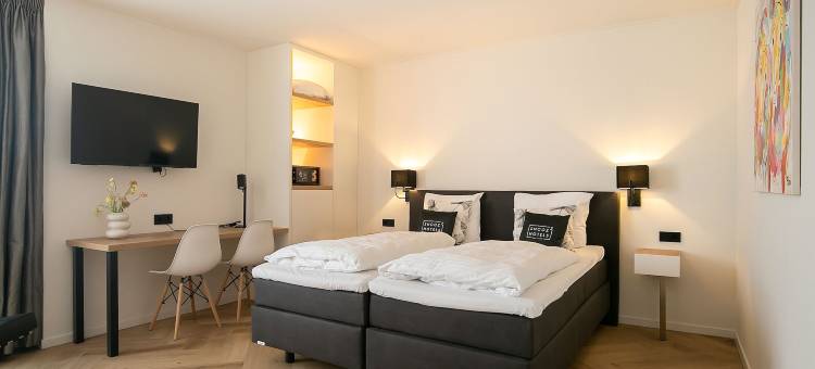 Snoozz酒店(Snoozz Hotels Bolsward Boutique Hotel Zonder Receptie Met Digitale Sleutel)图片