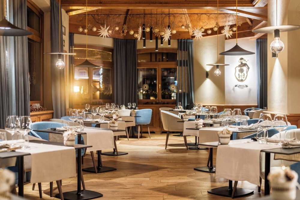 Franceschi Park Hotel Over view